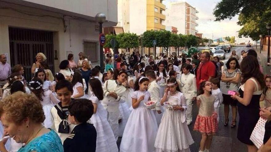 Unos 300 niños participan este domingo en la procesión del Corpus Christi