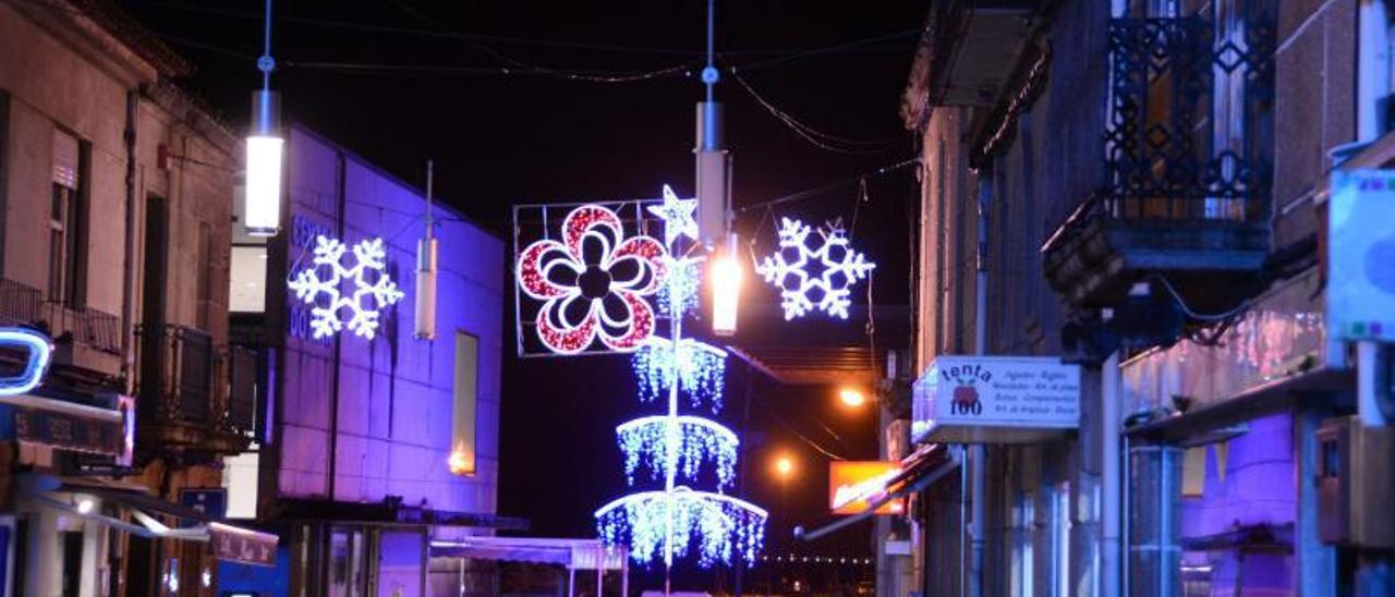 El alumbrado navideño de uno de los años anteriores en Bueu. |   // GONZALO NÚÑEZ