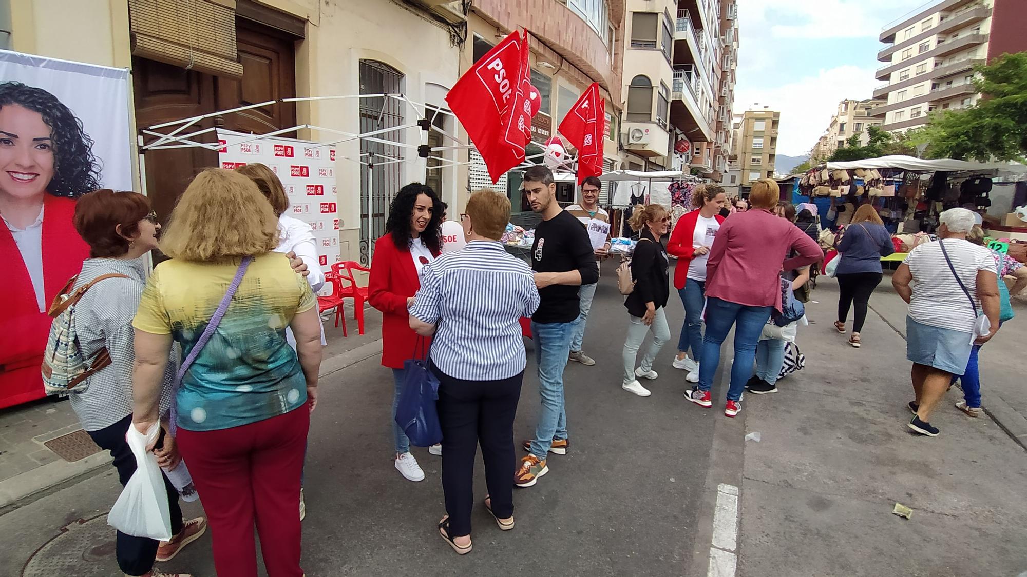 La campaña de los partidos de Tavernes en el mercadillo