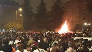 La Corredoria enciende su hoguera de San Juan: el populoso barrio de Oviedo cumple con la tradición