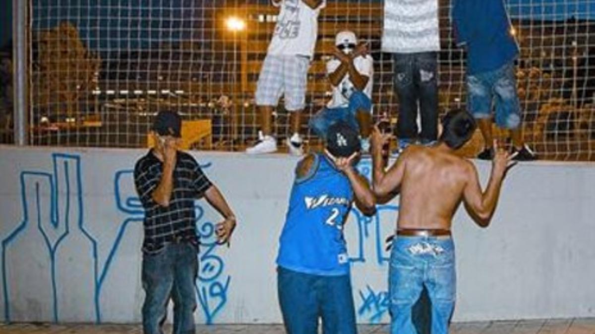Las bandas latinas cuentan en Catalunya con 3.500 miembros