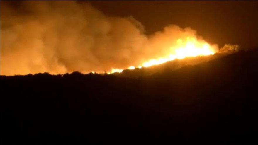 Más de 700 bomberos combaten un incendio en la localidad lusa de Sintra