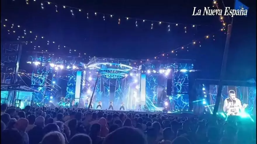 Así se vio a la orquesta Panorama en las fiestas de El Carbayu, en Lugones