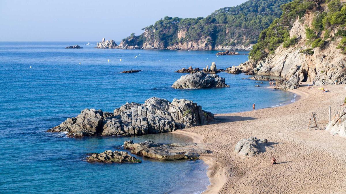 La platja de sa Boadella de Lloret de Mar.