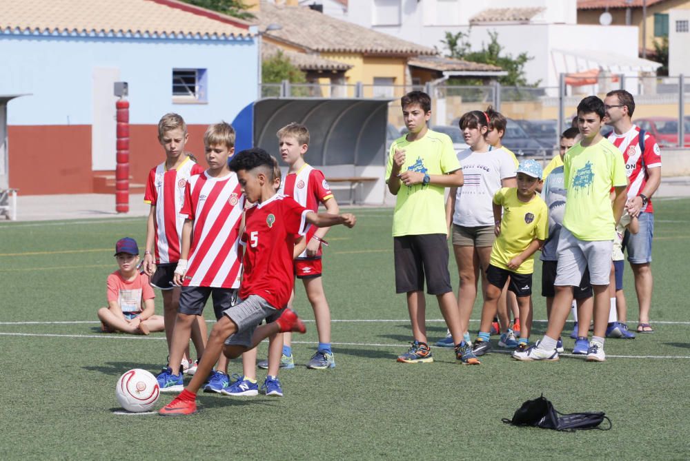 Entrenament de portes obertes del Girona FC a l'Escala