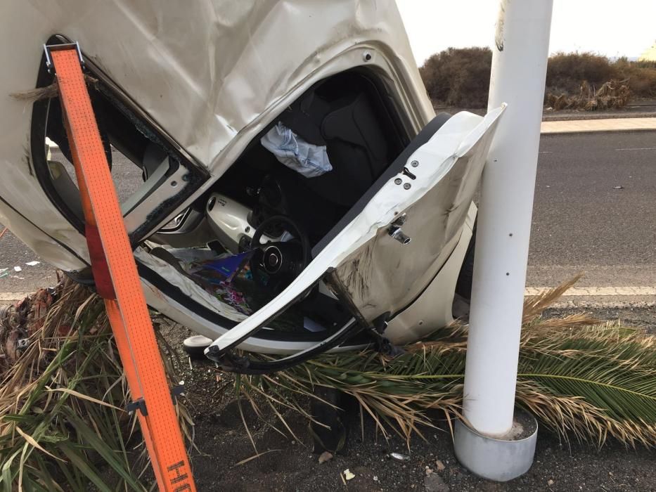 Vuelco de un vehículo en Lanzarote