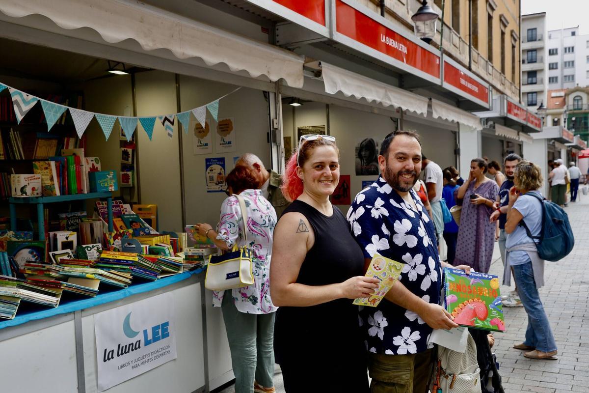 El ambiente de la Feria del Libro de Gijón, en imágenes El ambiente de la Feria del Libro de Gijón, en imágenes