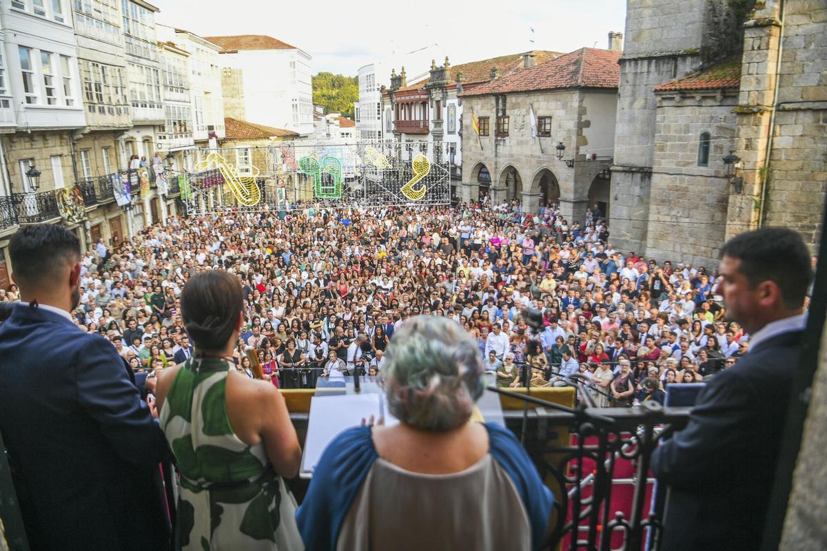 Betanzos abrió sus fiestas de San Roque con el pregón de Dolores Vázquez y el nombramiento de la representante Betanzos abrió sus fiestas de San Roque con el pregón de Dolores Vázquez y el nombramiento de la representante