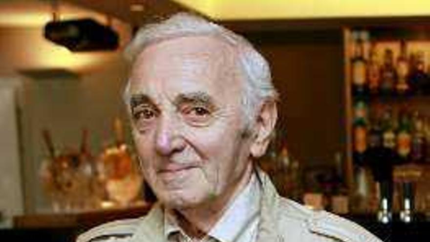 Charles Aznavour.