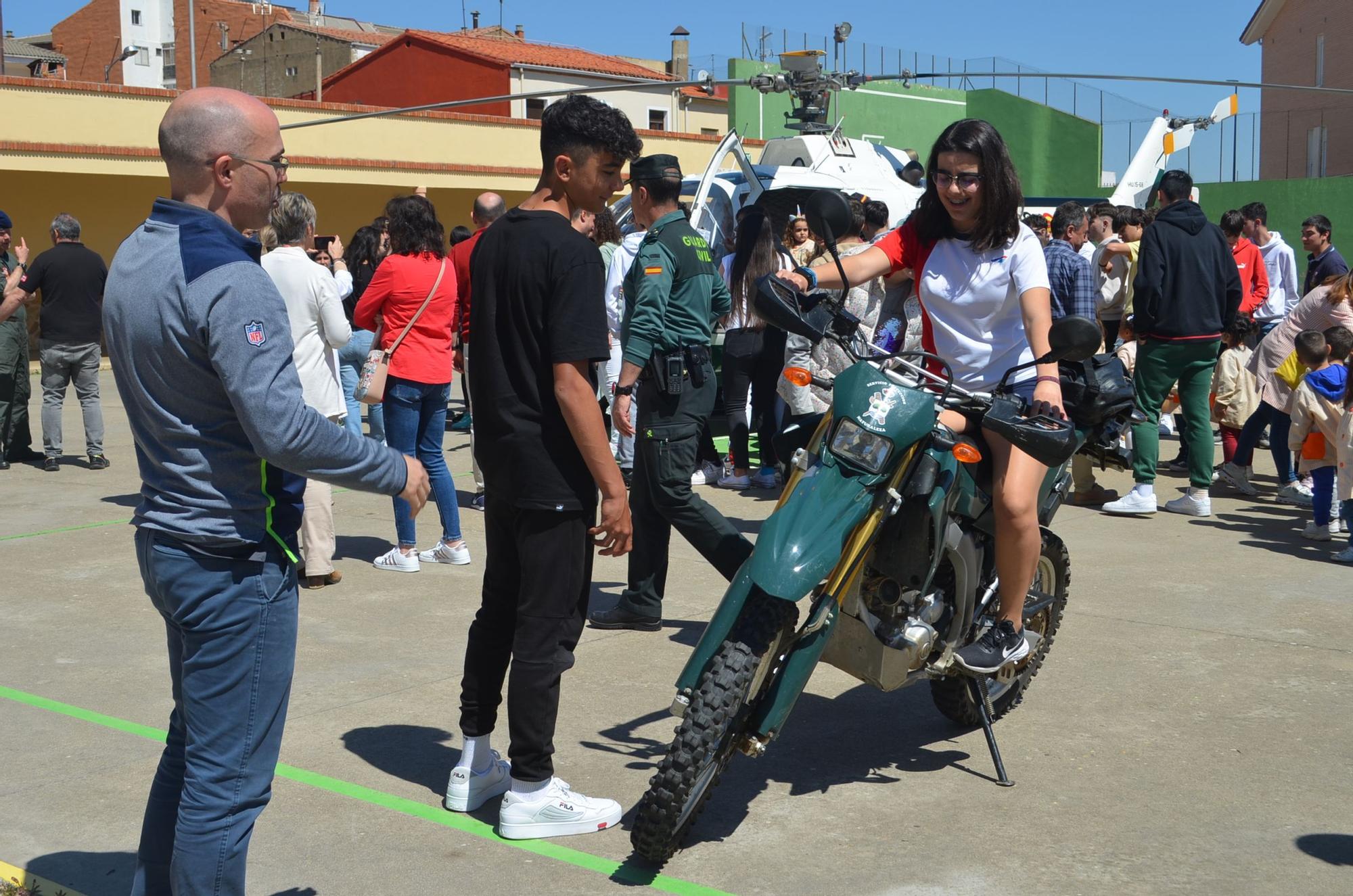 GALERÍA | Exhibición de medios de la Guardia Civil de Zamora ante más de medio millar de estudiantes