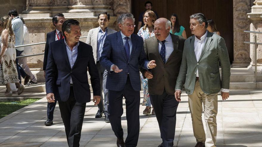 La Oficina Andaluza Antifraude registra 2.000 denuncias, la mitad desde ayuntamientos por ‘enchufes’ y fraude en licencias y subvenciones