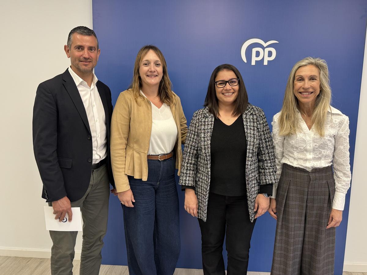 Marcos Serra, Tania Marí, Marilina Ribas y Carmen Ferrer han presentado el congreso
