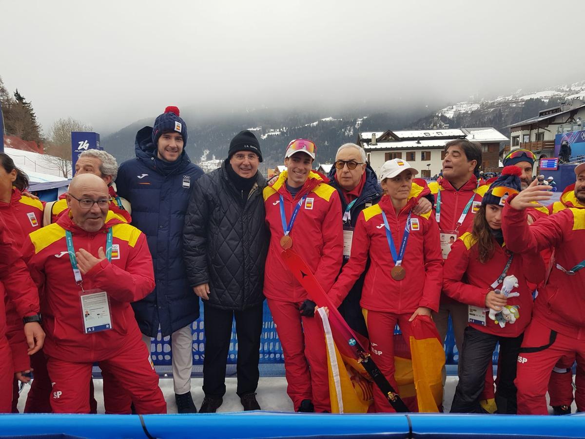 Miquel Noguer amb tota la delegació espanyola.