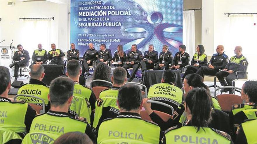 La ciudad lleva a la ley valenciana de policía su veteranía en mediación