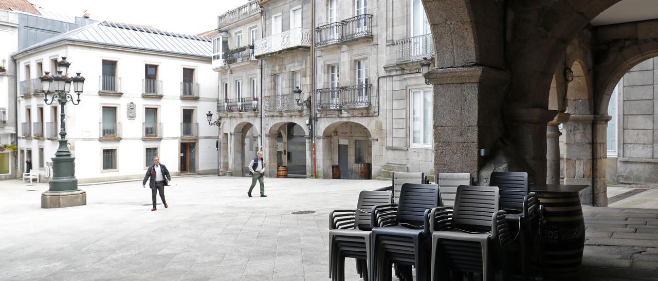 Bares cerrados en la Praza da Constitución de Vigo durante la pandemia