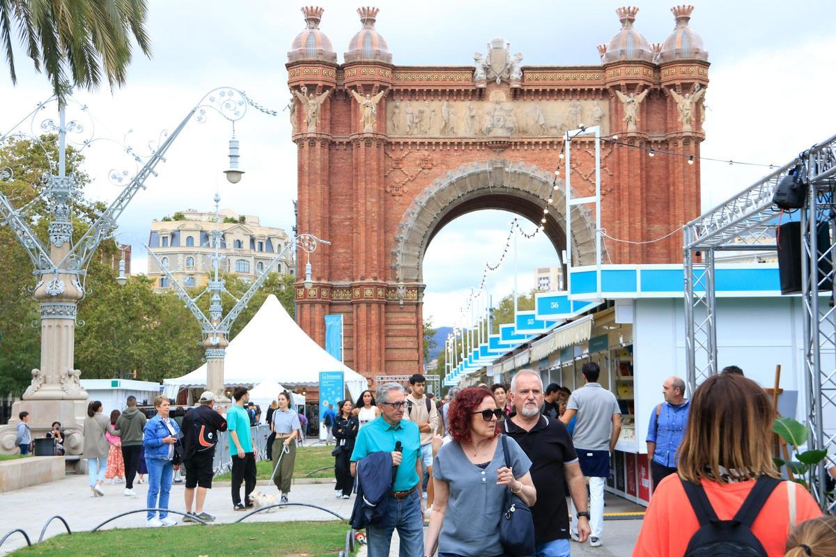 La Setmana del Llibre en Català cierra con 100.000 visitas La Setmana del Llibre en Català cierra con 100.000 visitas
