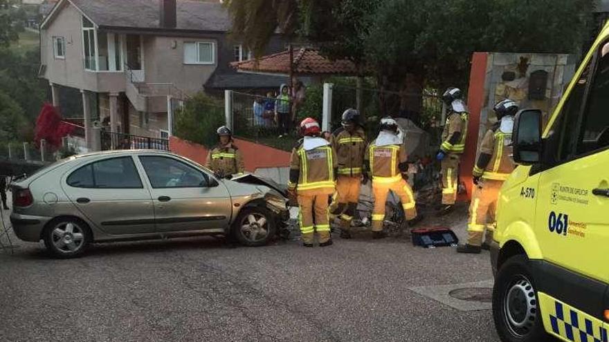 Heridos en Vigo un conductor y dos niñas al quedarse sin frenos el turismo en el que viajaban