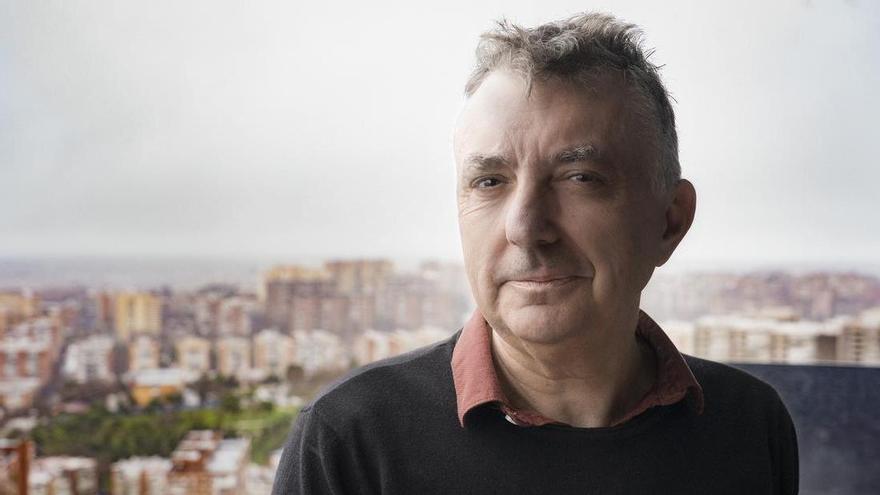 Manuel Vilas presenta su última novela en Elche: «El sistema es absolutamente incapaz de proteger a quienes se divorcian»