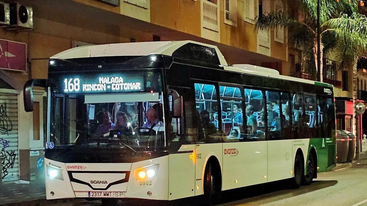 Este es el horario especial de autobús que conecta Málaga con Rincón de la Victoria durante la feria