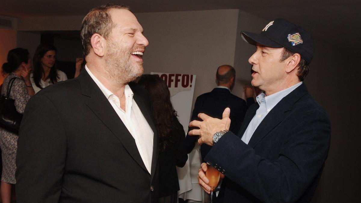 lmmarco40942198 harvey weinstein and kevin spacey during book party for pete171114173806