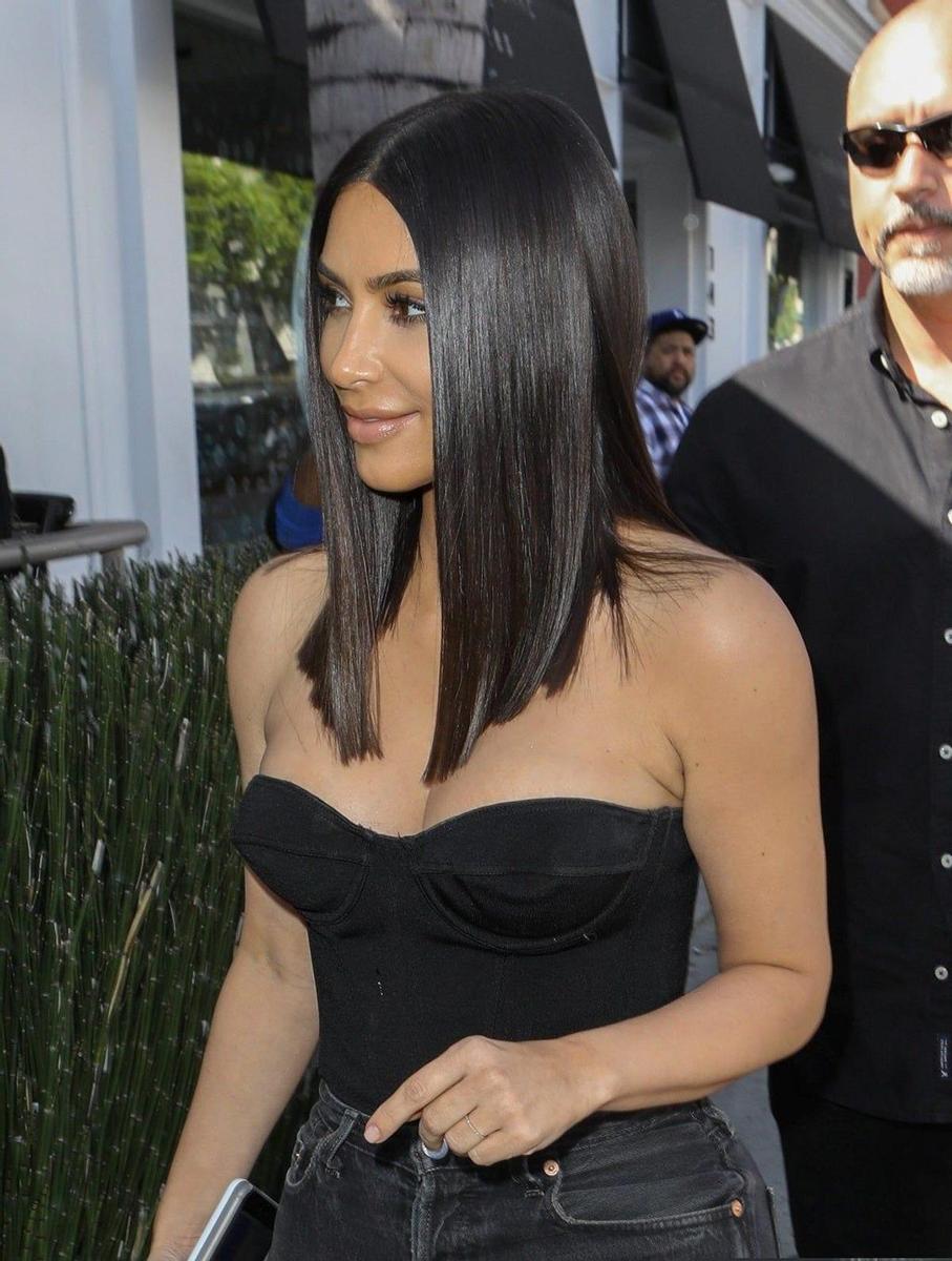 Hablemos del impecable nuevo look de Kim Kardashian
