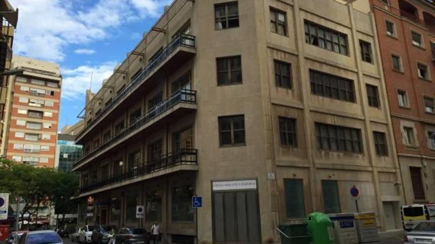 El Circulo Mercantil reabrirá en la esquina del edificio y la vieja sede albergará pisos.