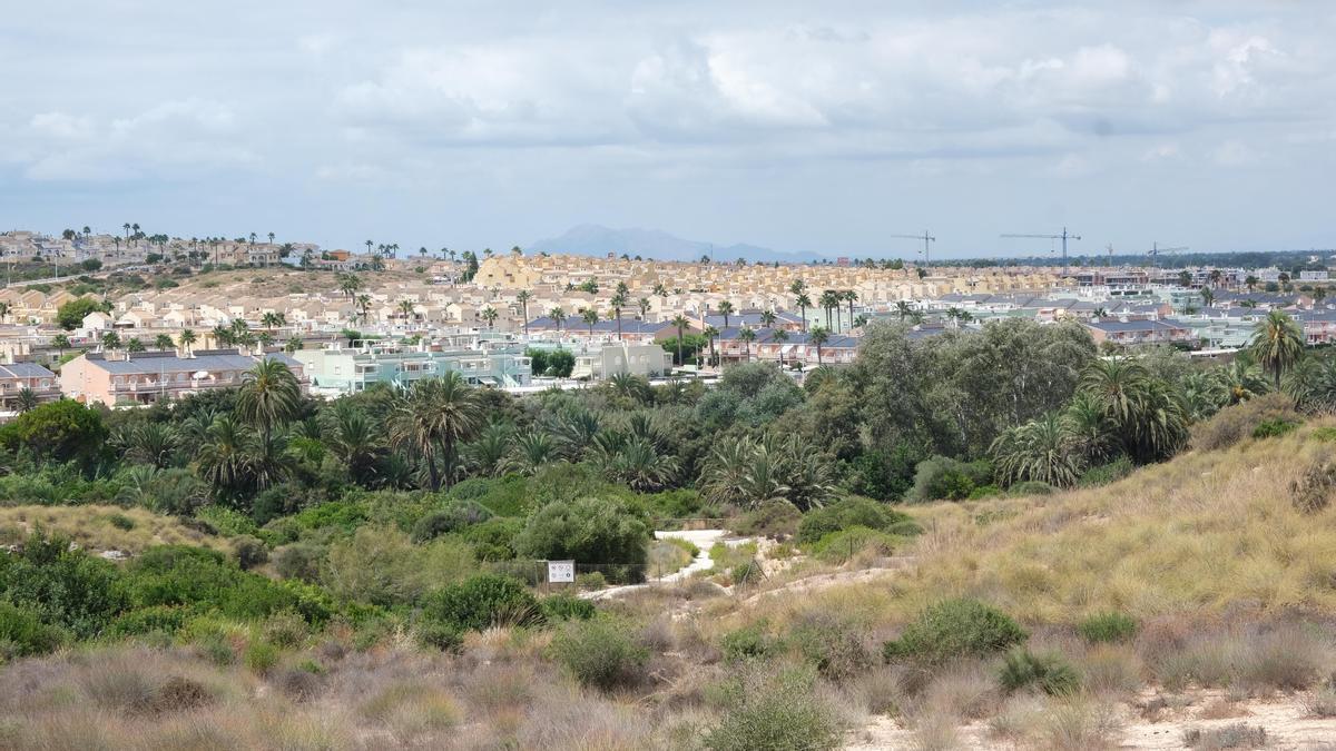 Urbanizaciones de Gran Alacant, donde el Ayuntamiento de Santa Pola urge a Telefónica que se terminen las obras