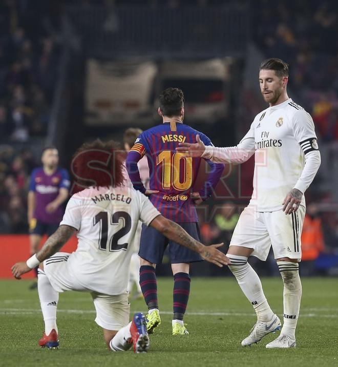 Imágenes del partido de ida de semifinales de Copa del Rey entre el FC Barcelona y el Real Madrid disputado en el Camp Nou