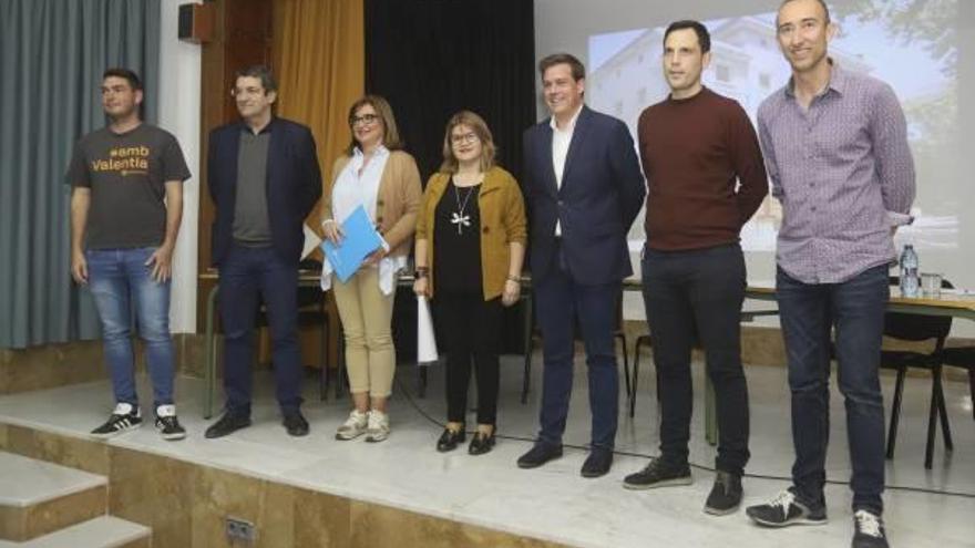 La fuga del talento joven y  el modelo comercial agitan el primer debate en Xàtiva