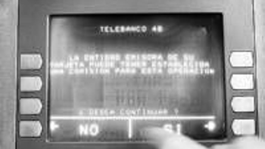 Sacar dinero de un cajero es el 11% más caro que en el 2006