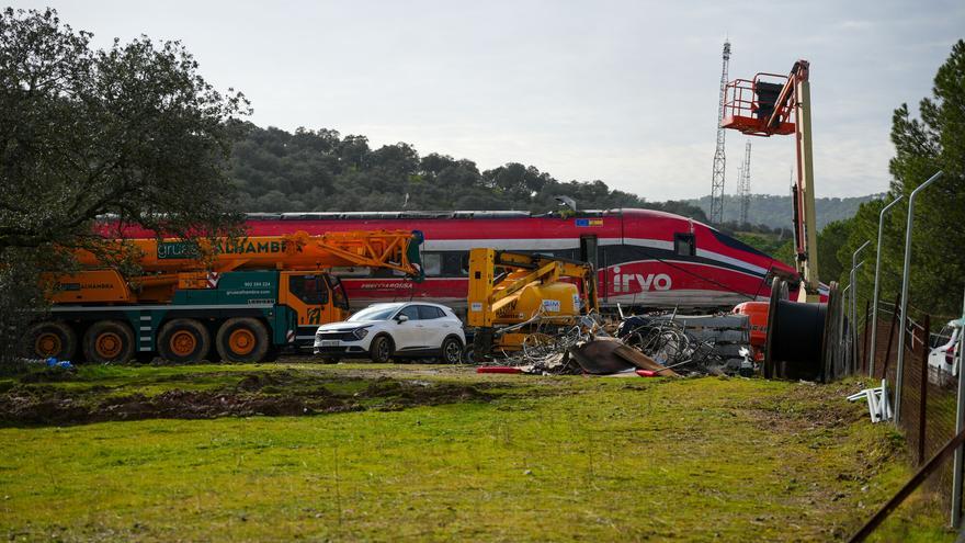 Accidente de tren en Adamuz, Córdoba, en directo | Los sindicatos mayoritarios desconvocan la huelga ferroviaria