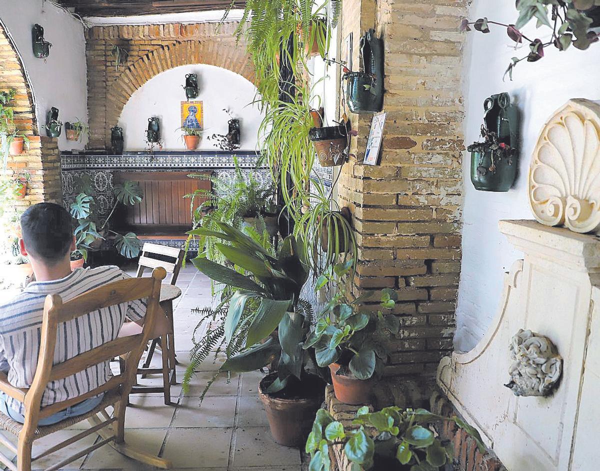 Agustín Moreno 43. La galería del patio, un lugar fresco y de descanso del patio cordobés.