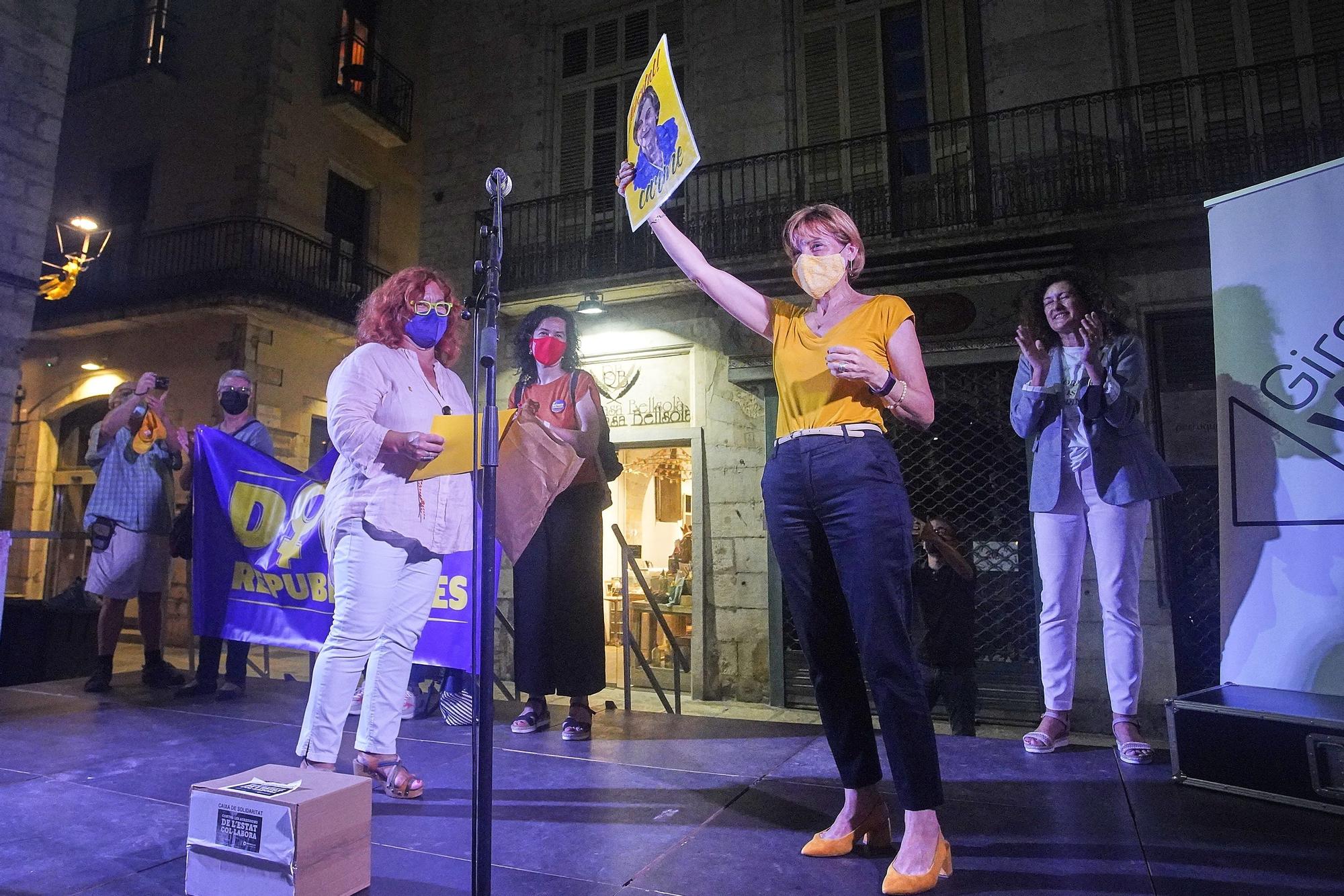 Carme Forcadell, a la plaça del Vi