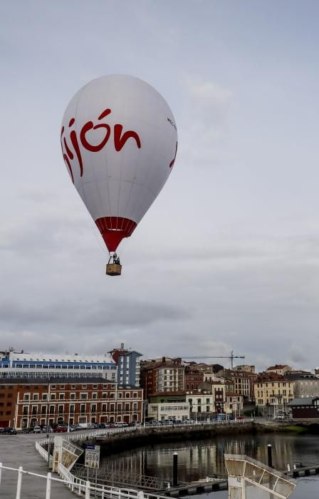 El globo de Gijón sobrevuela la ciudad