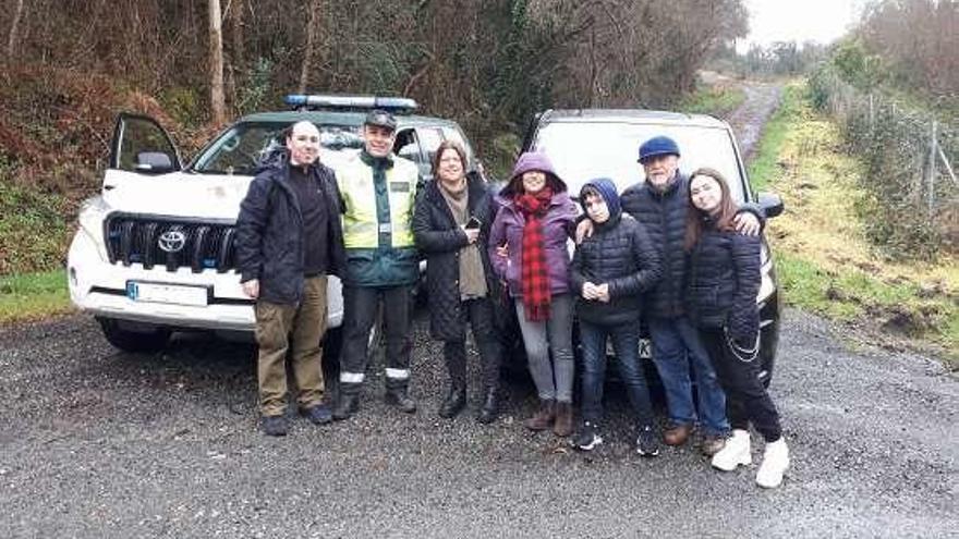 La Guardia Civil auxilia a una familia que se perdió en un monte de Coirós por el GPS