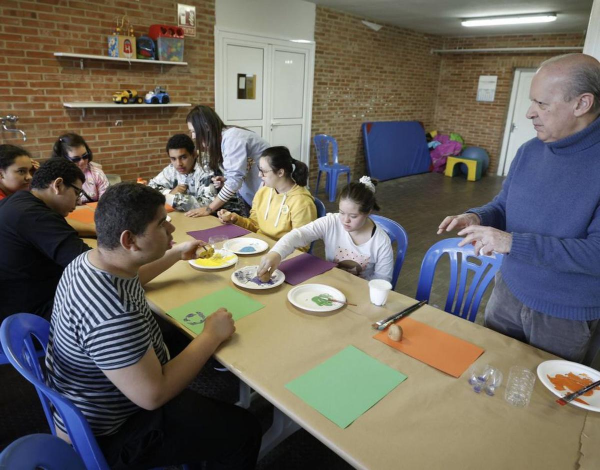 Favila, a la derecha, durante el taller en el San Cristóbal.
