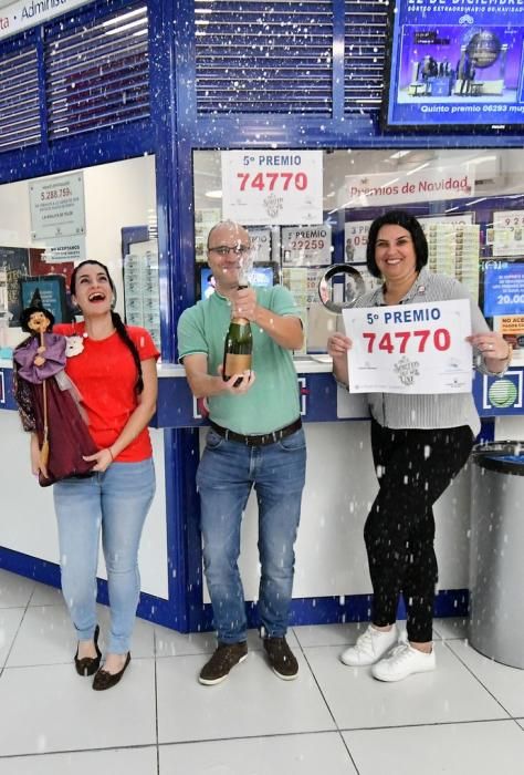 22/12/2019 TELDE.  Lotería de Navidad en Telde. CC El Mirador administración El Mirador y en CC La Mareta la administración La Brujita.  Fotógrafa: YAIZA SOCORRO.  | 22/12/2019 | Fotógrafo: Yaiza Socorro