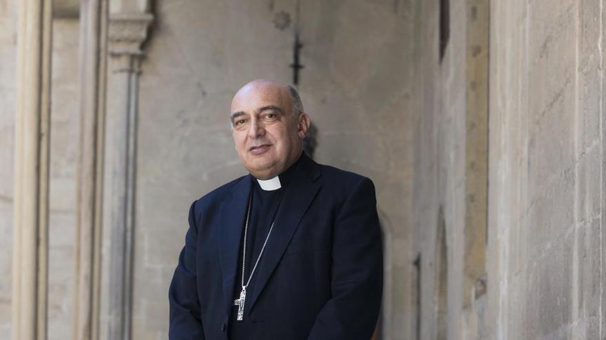 Benavent, en el palacio Episcopal de Tortosa, durante la entrevista concedida a Levante-EMV