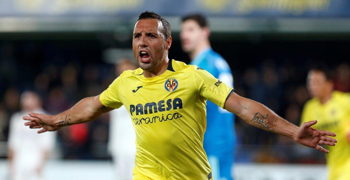 GRAF4409  VILA-REAL  CASTELLON   03 01 2019 - El centrocampista del Villarreal Santiago Cazorla celebra su segundo gol  y segundo del equipo ante el Real Madrid  durante el partido aplazado de la jornada 17 de Liga en Primera Division que se disputa esta noche en el estadio de la Ceramica  EFE Miguel Angel Polo