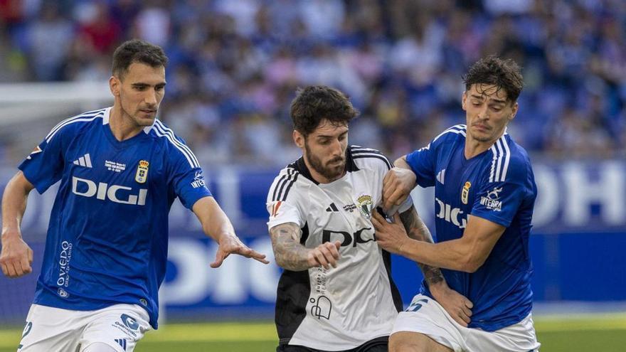 Oier Luengo vuelve al Tartiere y no se olvida del año pasado: “El Oviedo debería haber mantenido más la base en Primera”