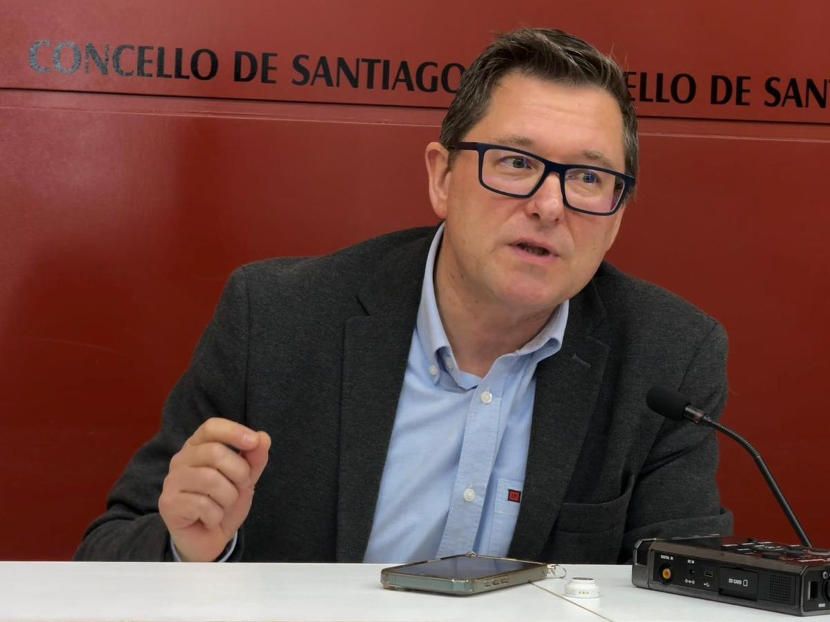 O edil do PP de Santiago, José Ramón de la Fuente, no Pazo de Raxoi