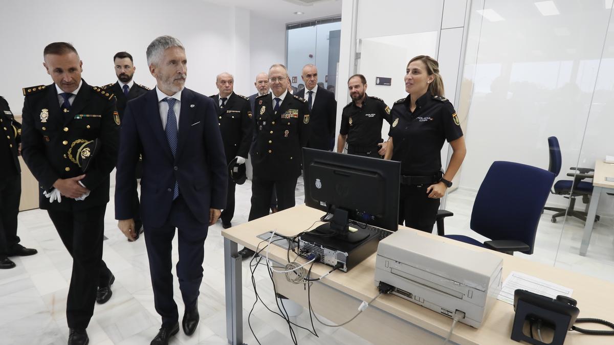 Grande-Marlaska inaugura nueva comisaría Policía Nacional del Distrito Sur en Sevilla