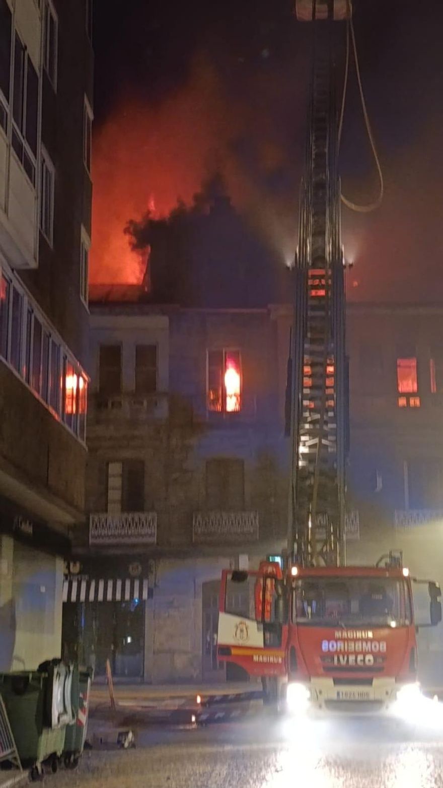El incendio comenzó a la una de la madrugada