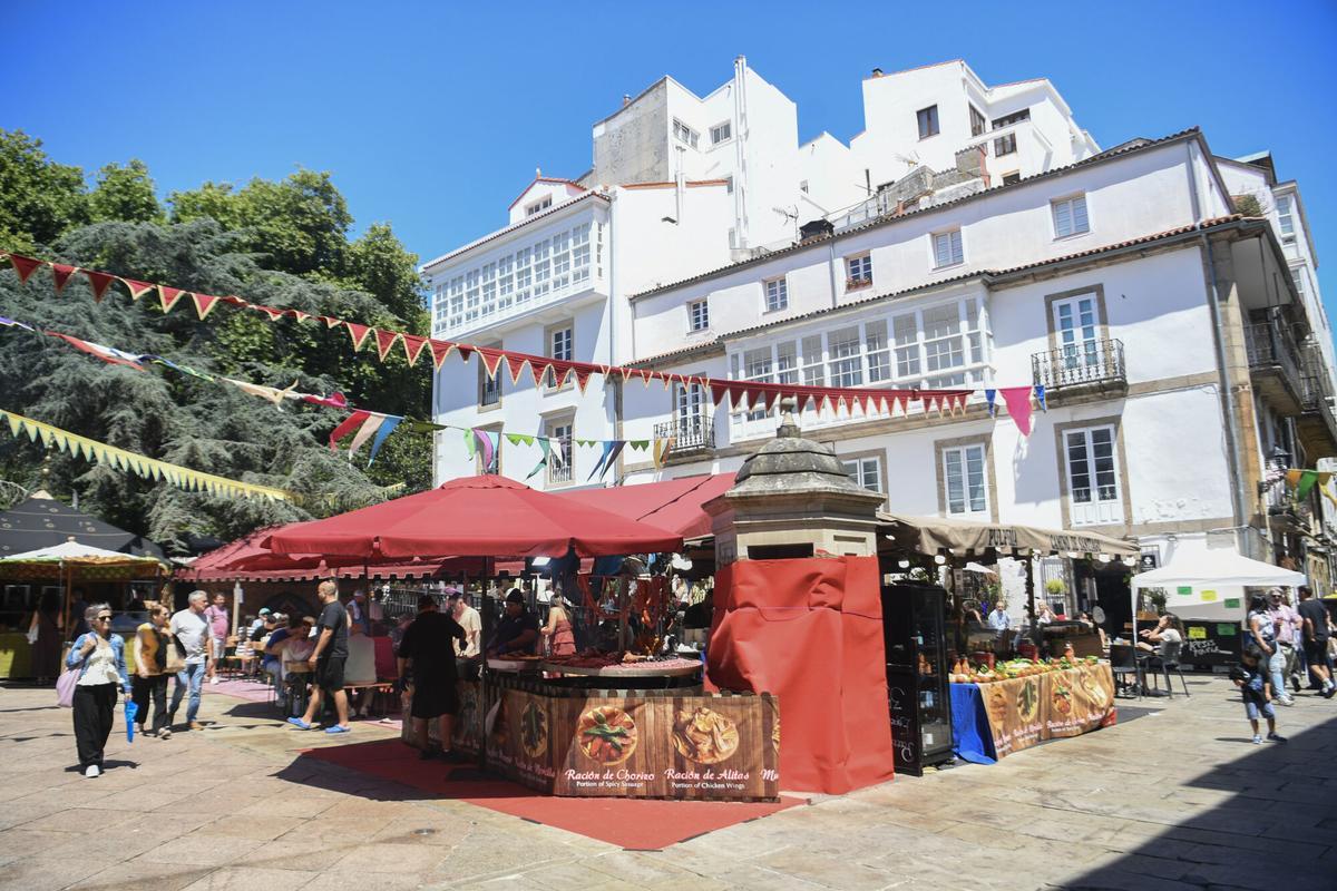 Cientos de personas volvieron a recorrer las calles de la Ciudad Vieja para disfrutar de un evento ya consolidado en el calendario veraniego coruñés.