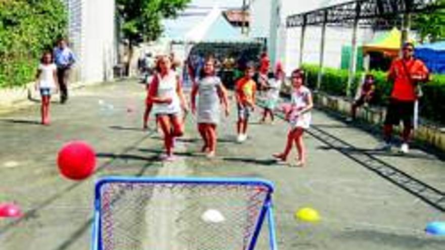Los Deportes del Mundo también estuvieron presentes en la Fiesta de la Tenca en Hinojal