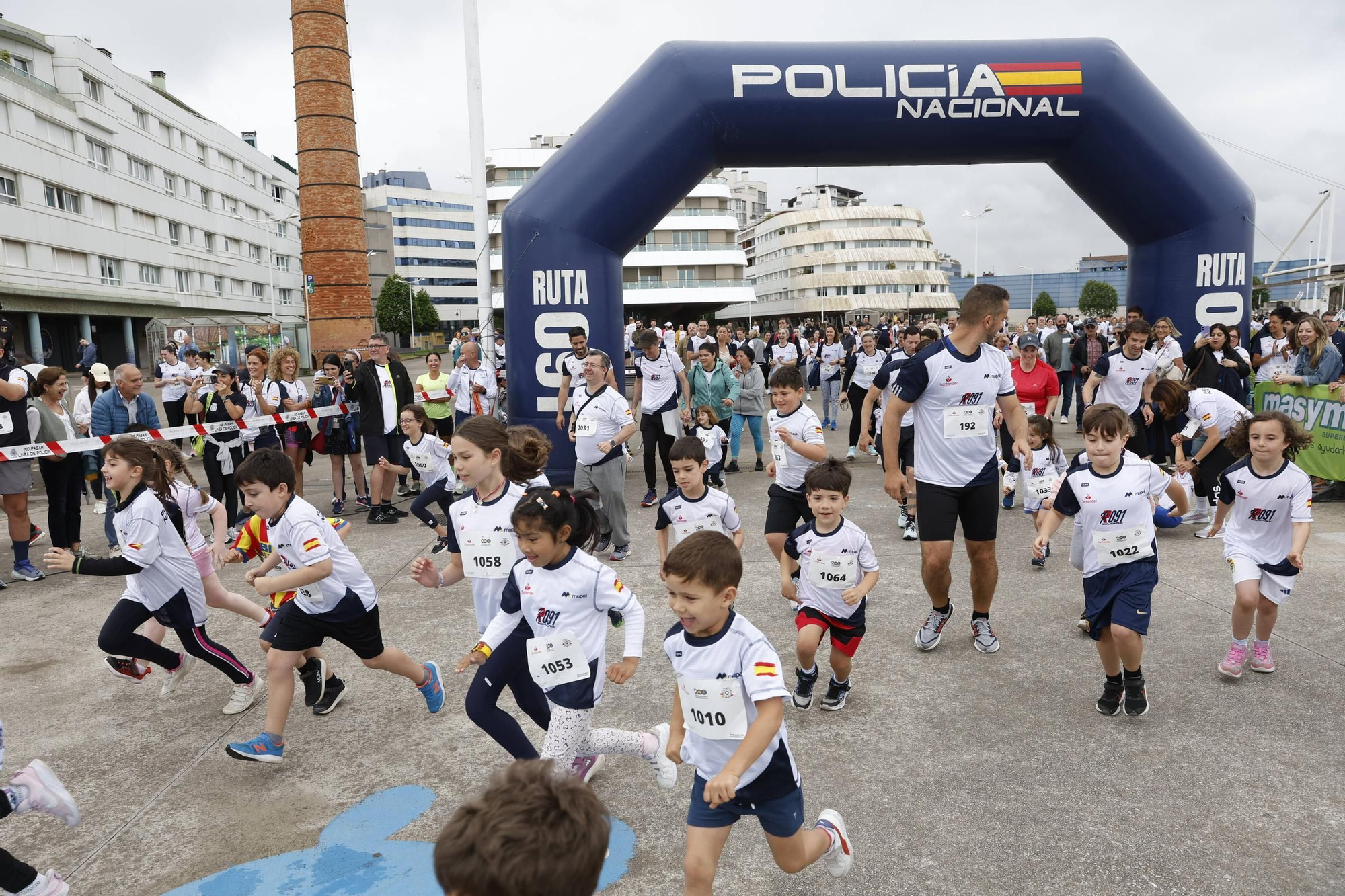 En imágenes: Gijón se vuelca con la "Ruta 091" de la Policía Nacional