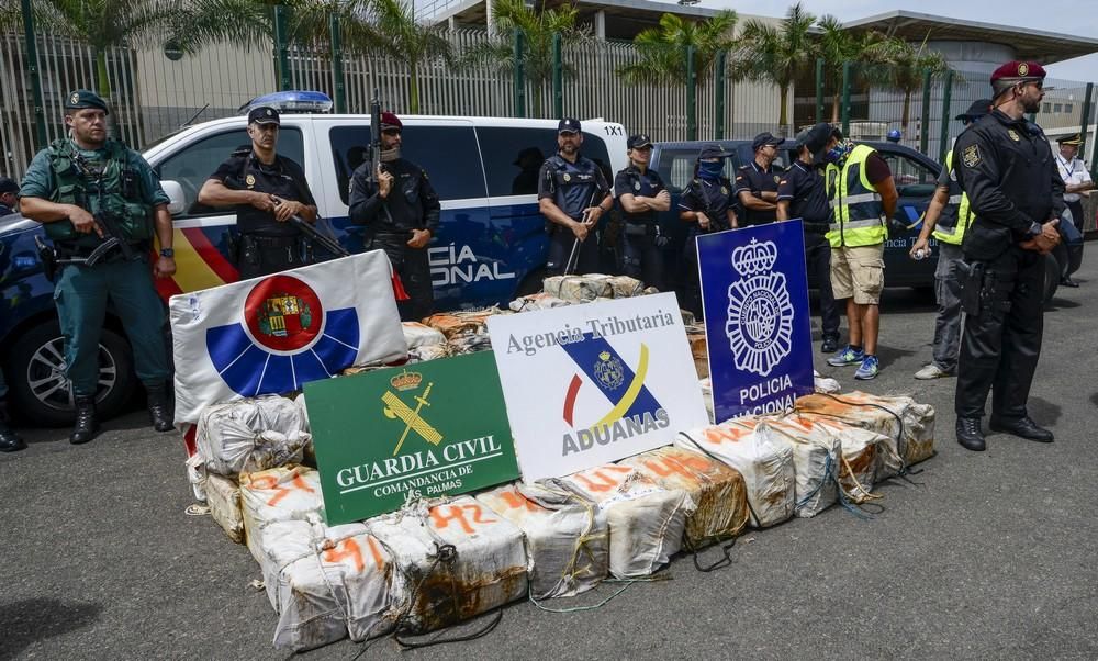 Llega el barco de la droga de Charlín