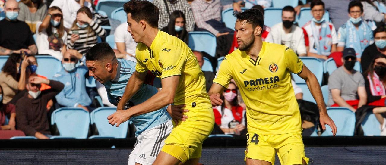 Pau Torres y Pedraza fueron dos de los defensas titulares del Villarreal ante el Celta.