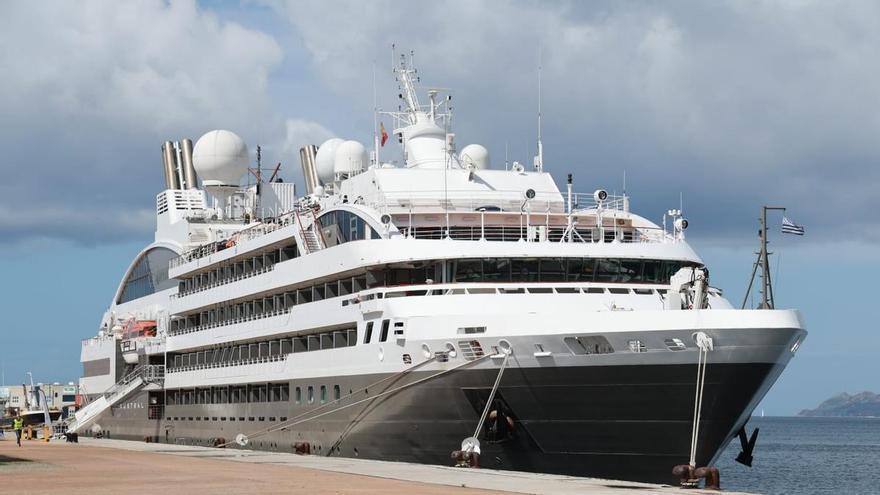 «L'Austral» inaugura la presencia de cruceros de turismo de aventura que recalarán en Vigo