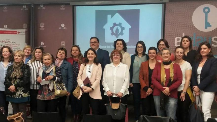 Miembros de las entidades que componen la Mesa de Empleo Doméstico de Alicante